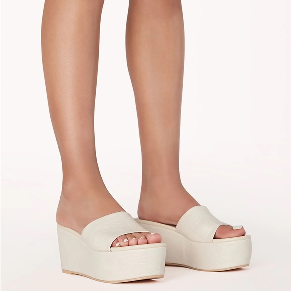 BILLINI FRAN WEDGE SANDALS BONE CROC - Picture 3 of 5